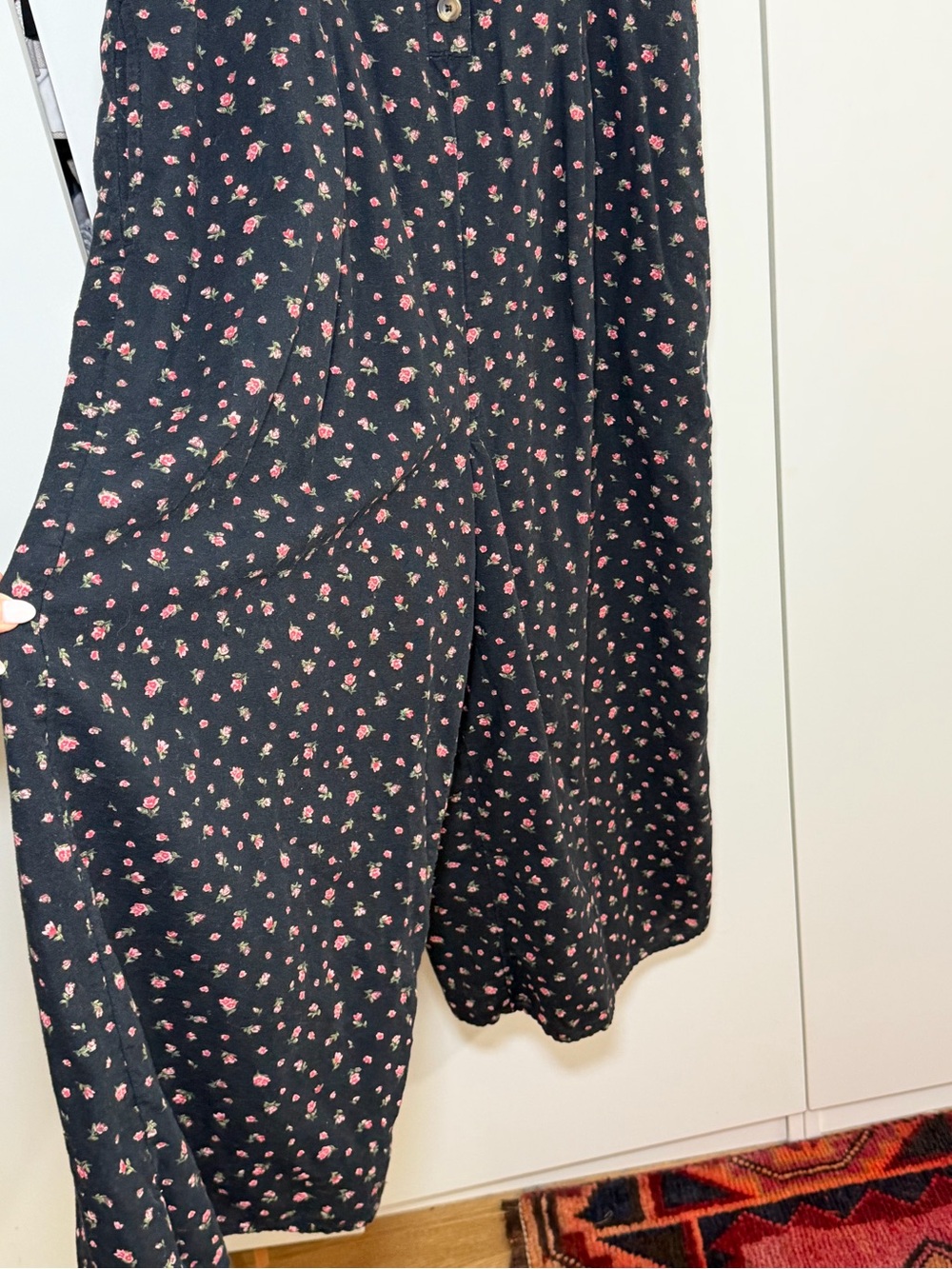 American Eagle Outfitters black w/ Pink Floral Print wide leg crop jumpsuit - LG - Picture 4 of 11